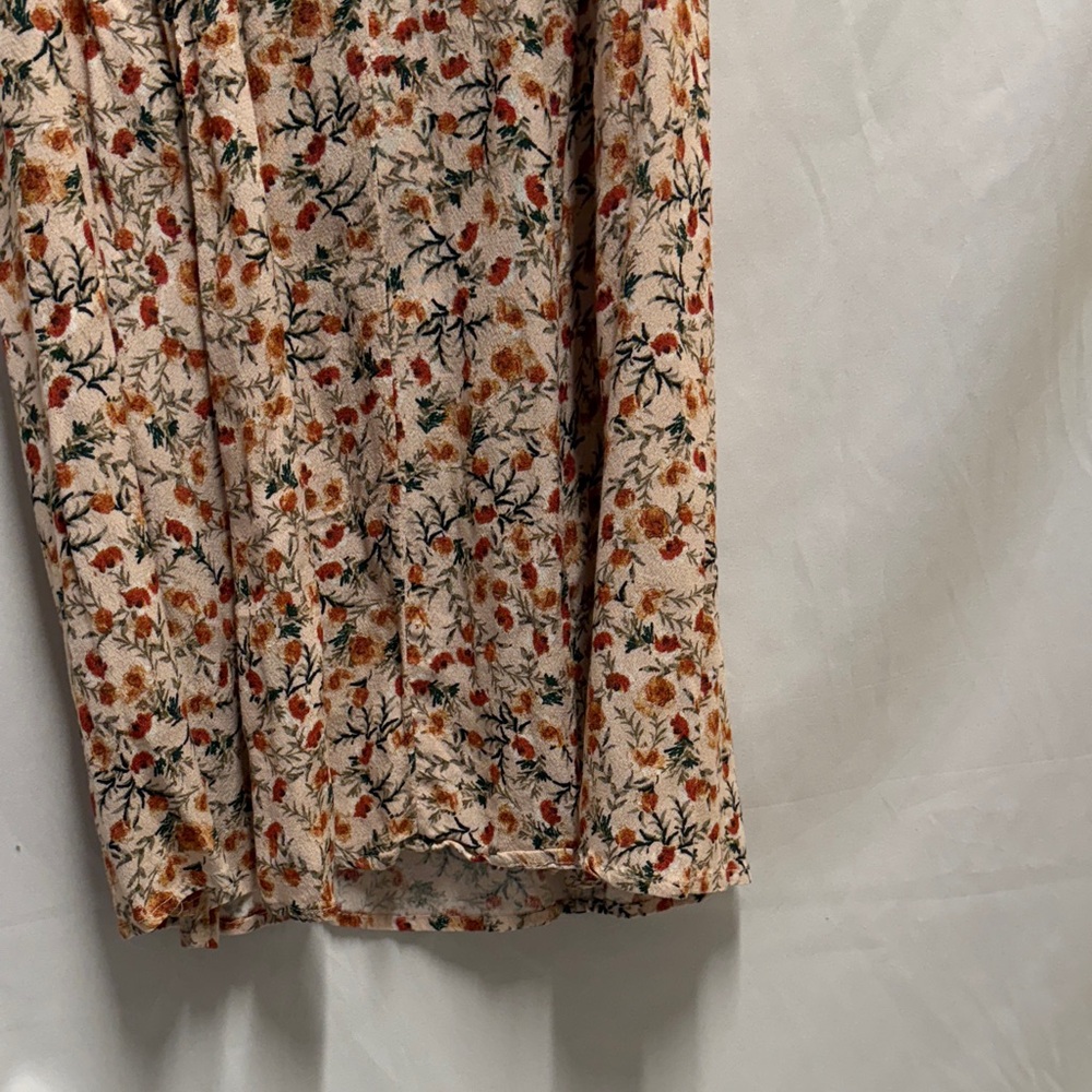 Elegant Floral Midi Dress with Puff Sleeves - Picture 8 of 12